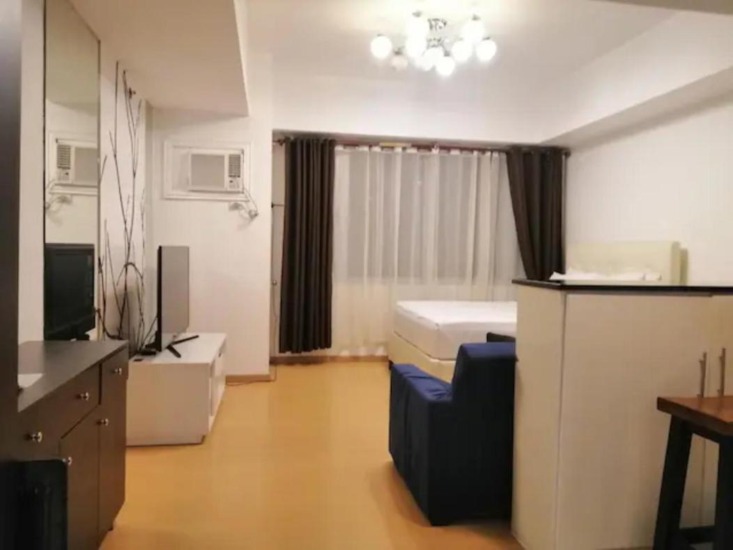 Prime Avant Bgc Location Apartments By Ph Staycation 마닐라 외부 사진