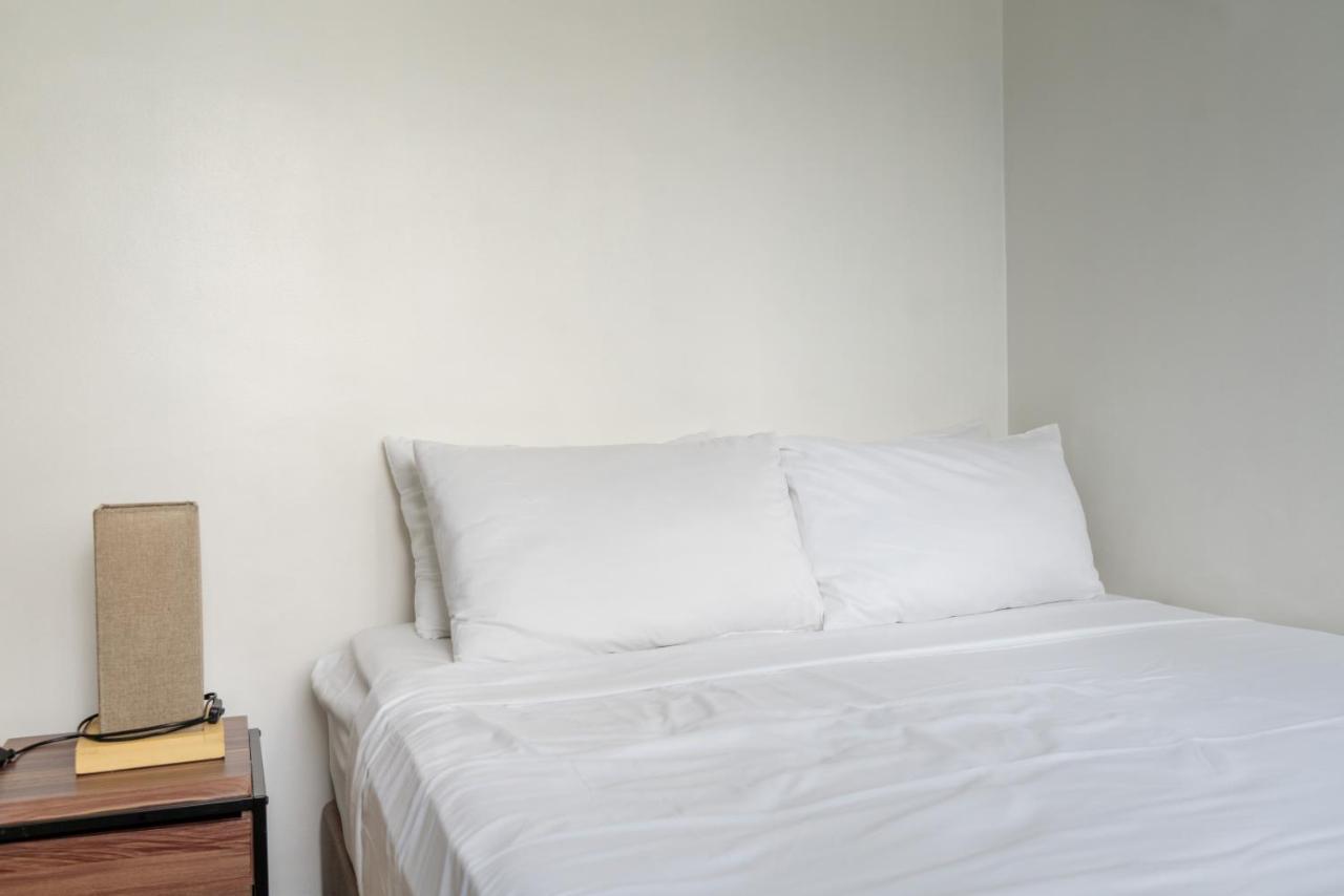 Prime Avant Bgc Location Apartments By Ph Staycation 마닐라 외부 사진