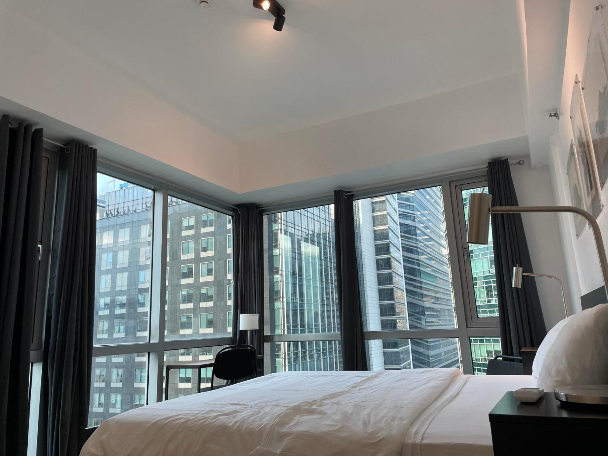 Prime Avant Bgc Location Apartments By Ph Staycation 마닐라 외부 사진