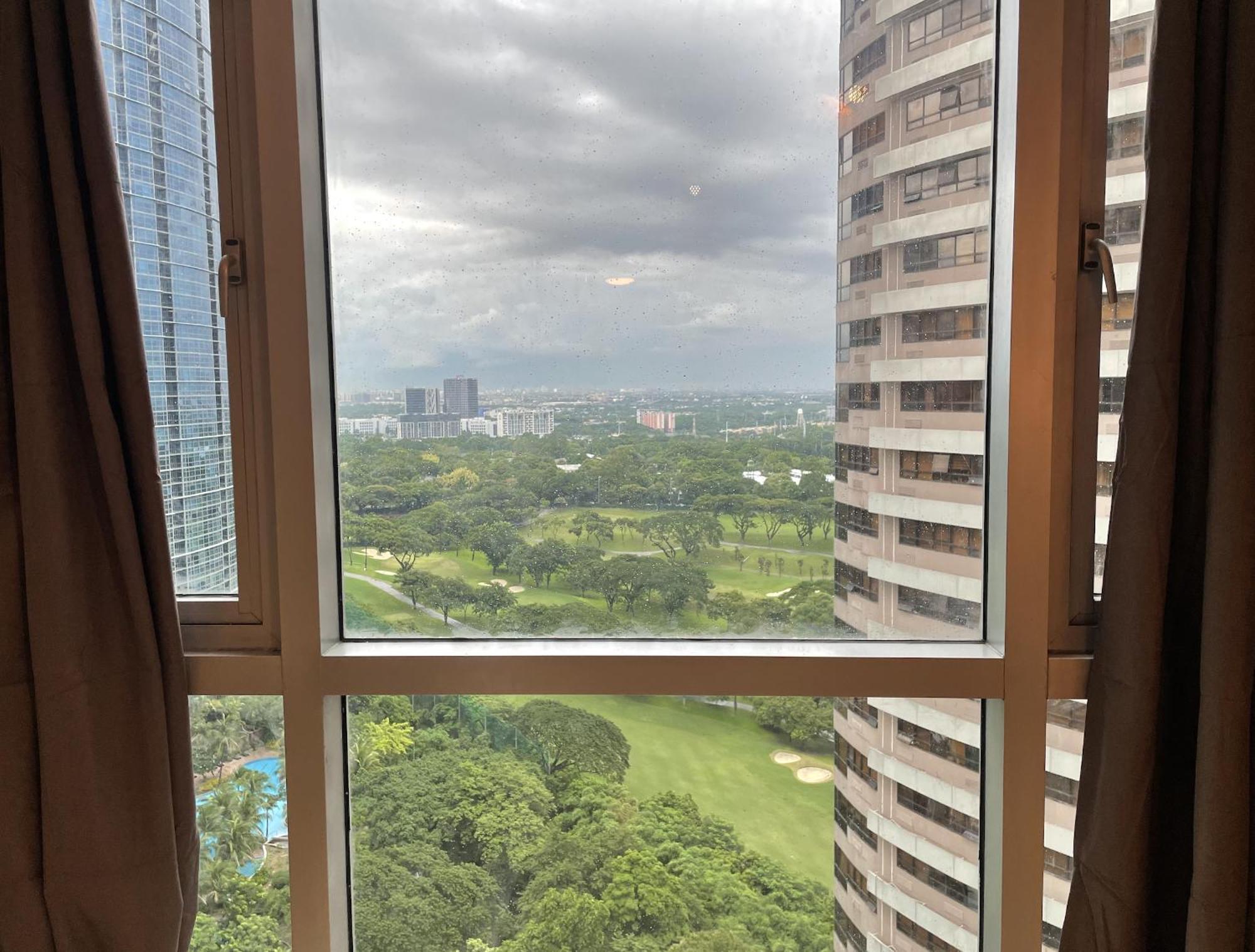 Prime Avant Bgc Location Apartments By Ph Staycation 마닐라 외부 사진