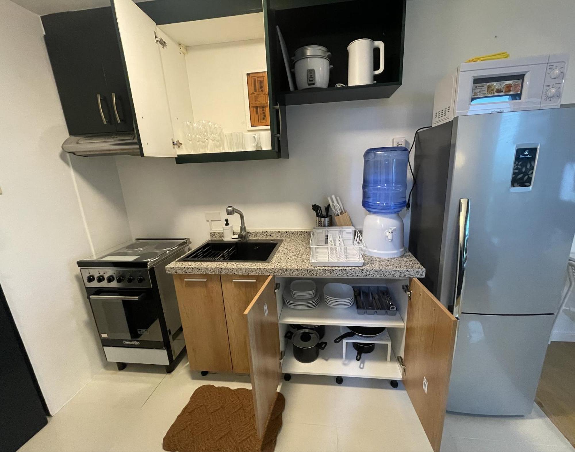 Prime Avant Bgc Location Apartments By Ph Staycation 마닐라 외부 사진
