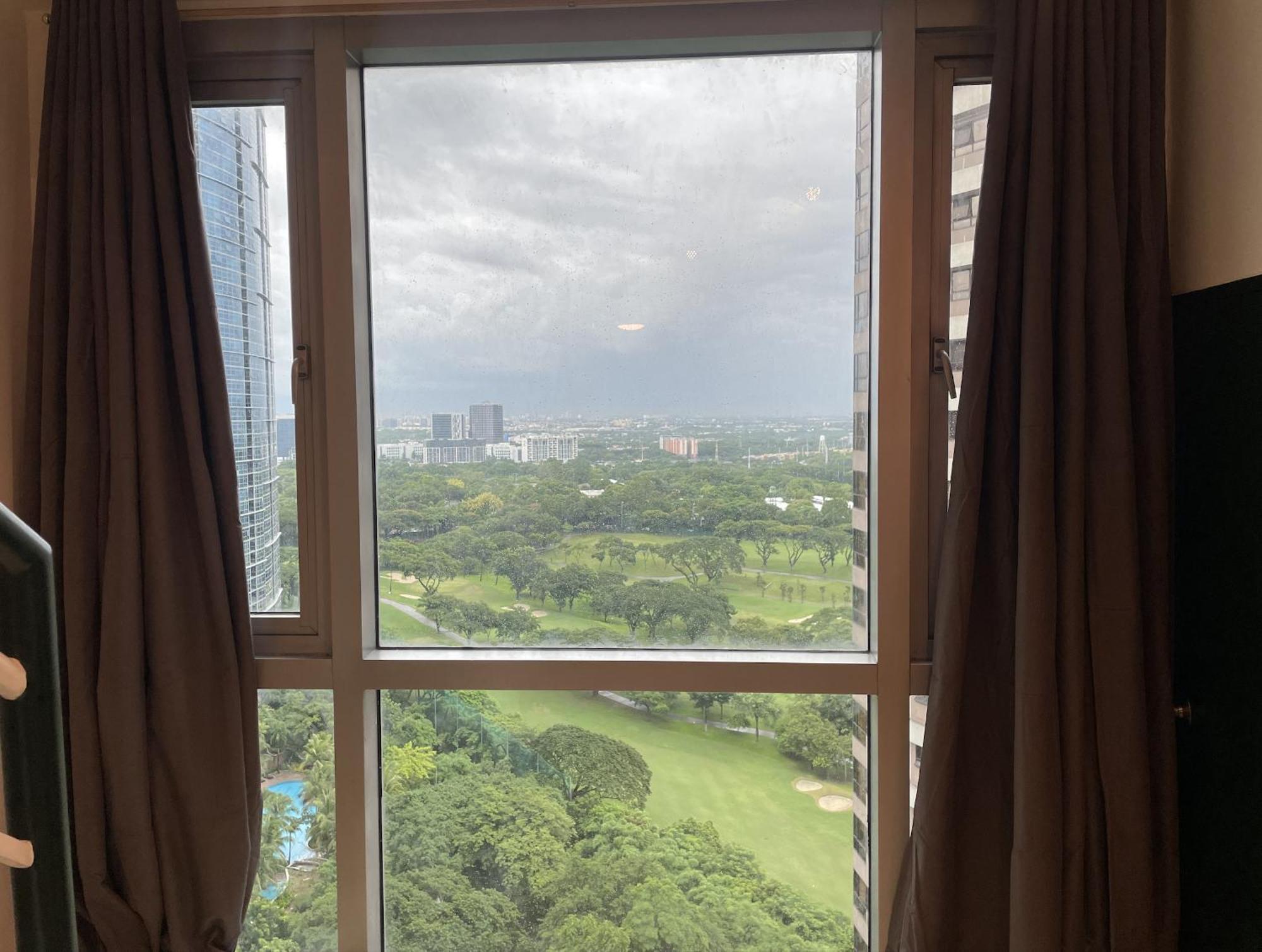 Prime Avant Bgc Location Apartments By Ph Staycation 마닐라 외부 사진
