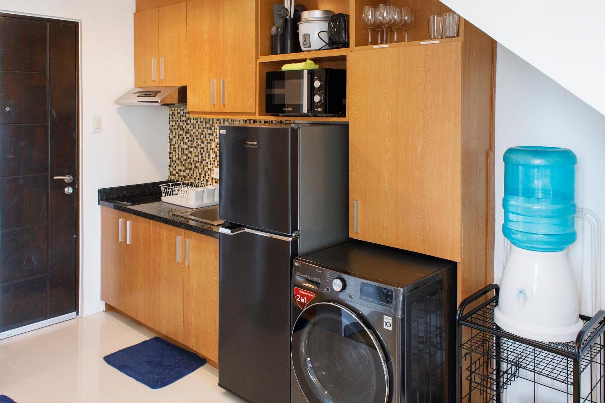 Prime Avant Bgc Location Apartments By Ph Staycation 마닐라 외부 사진