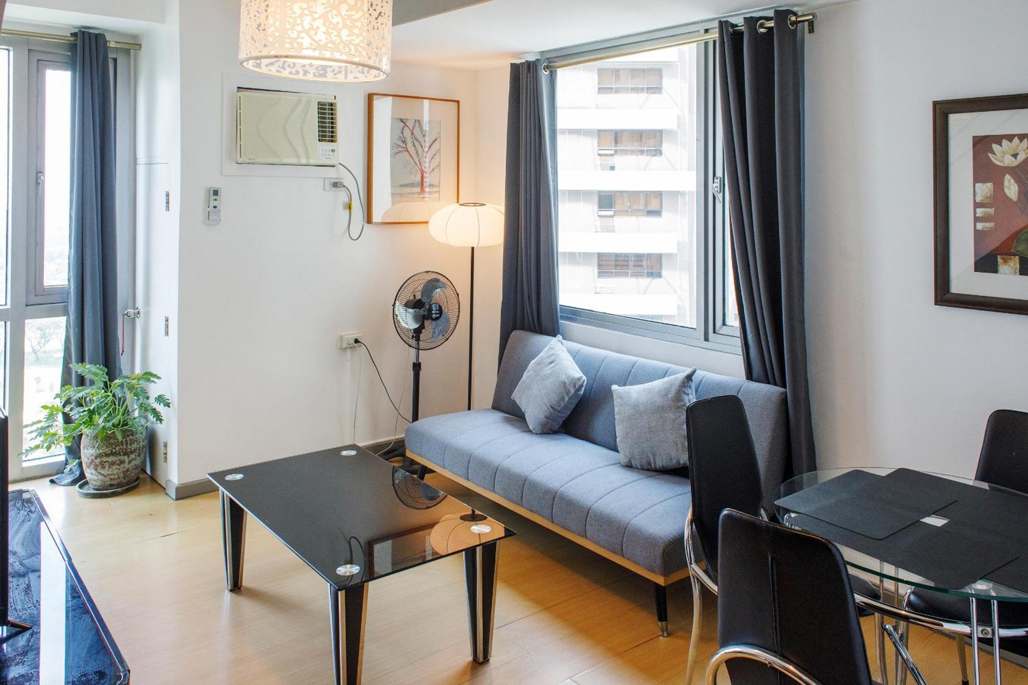 Prime Avant Bgc Location Apartments By Ph Staycation 마닐라 외부 사진