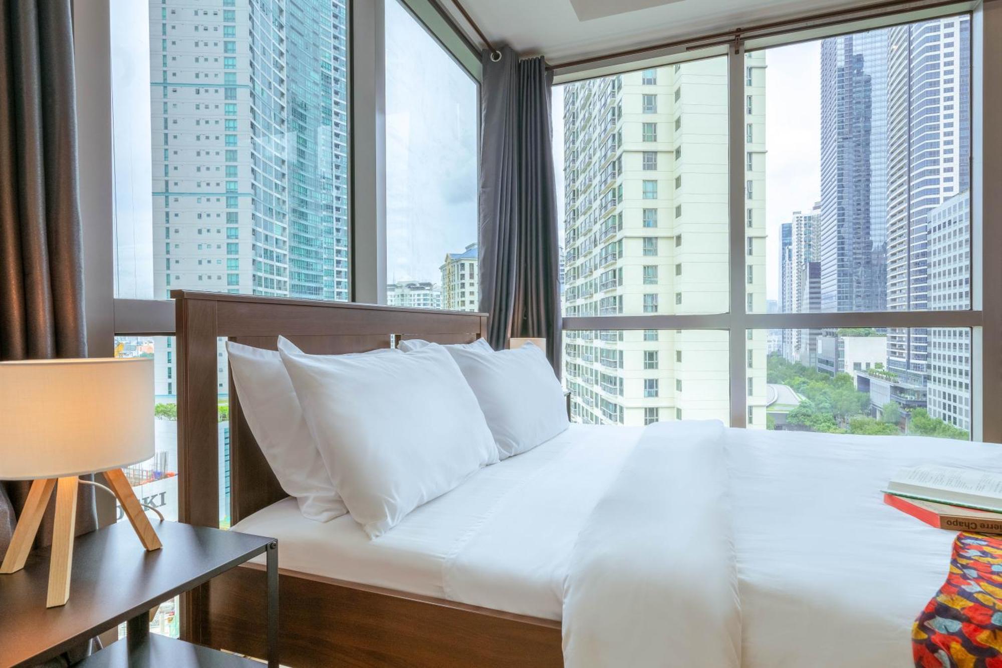 Prime Avant Bgc Location Apartments By Ph Staycation 마닐라 외부 사진