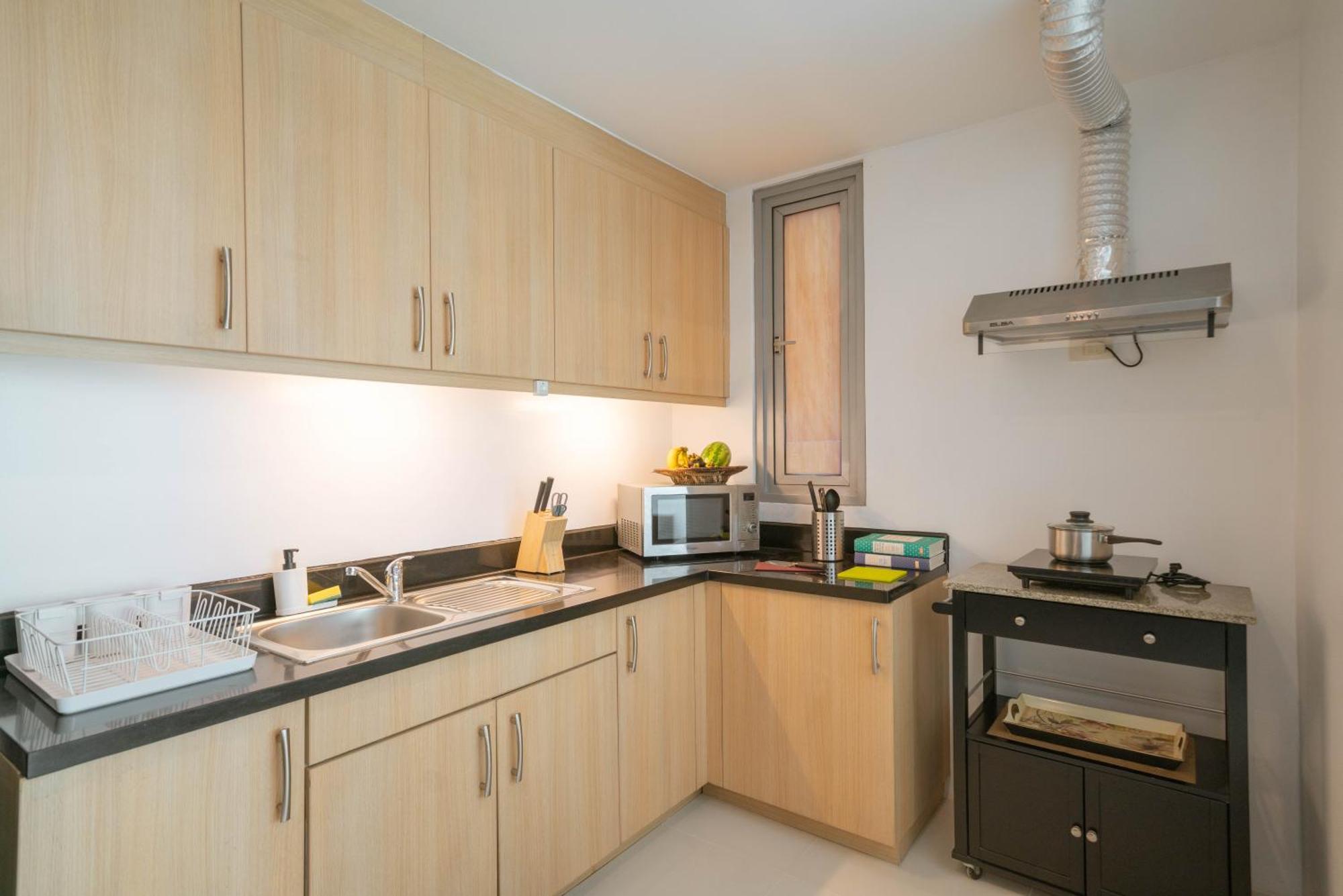 Prime Avant Bgc Location Apartments By Ph Staycation 마닐라 외부 사진