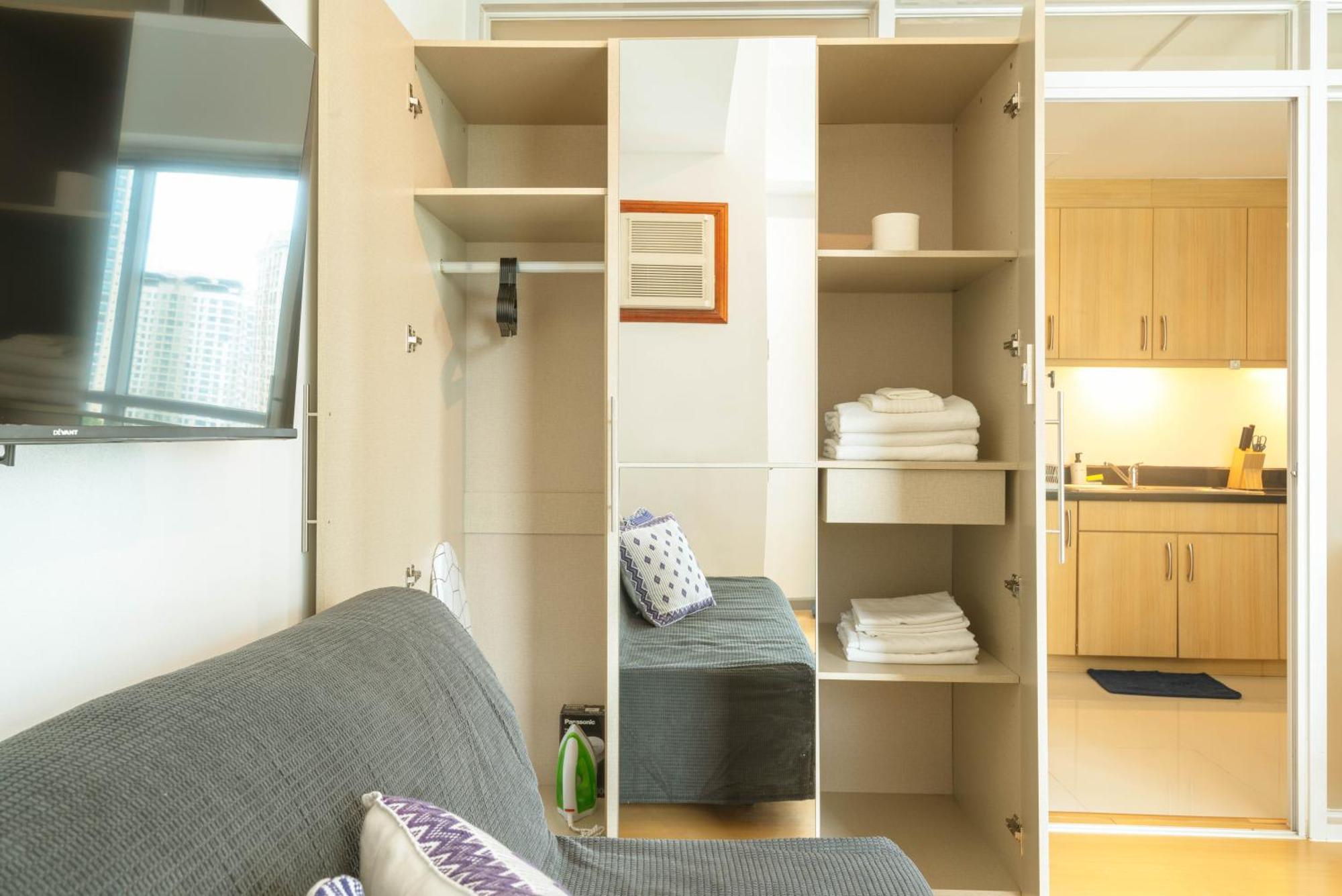 Prime Avant Bgc Location Apartments By Ph Staycation 마닐라 외부 사진