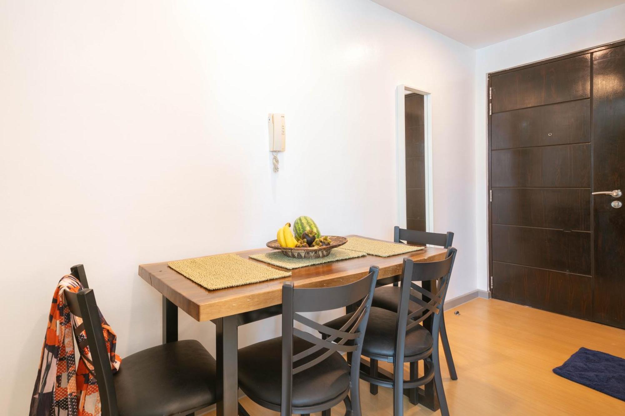 Prime Avant Bgc Location Apartments By Ph Staycation 마닐라 외부 사진