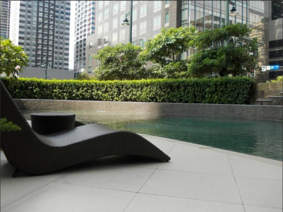 Prime Avant Bgc Location Apartments By Ph Staycation 마닐라 외부 사진